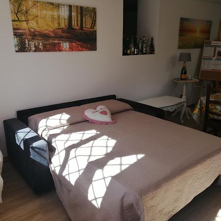 La Casa Del Borgo-Intero Appartamento Латина Экстерьер фото