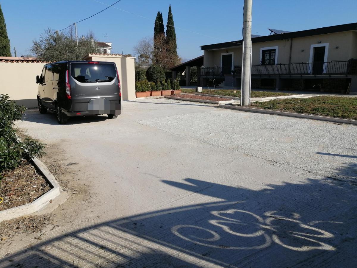 La Casa Del Borgo-Intero Appartamento Латина Экстерьер фото