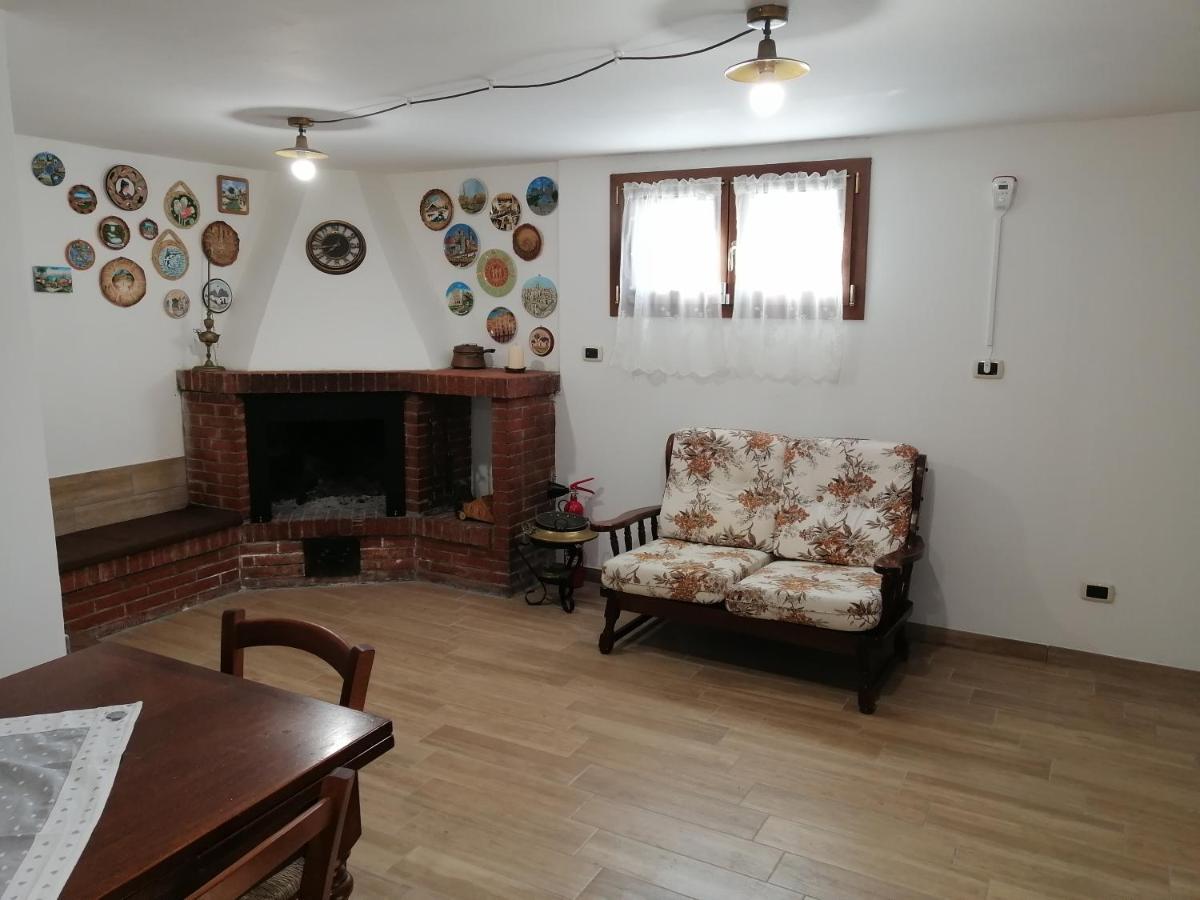 La Casa Del Borgo-Intero Appartamento Латина Экстерьер фото