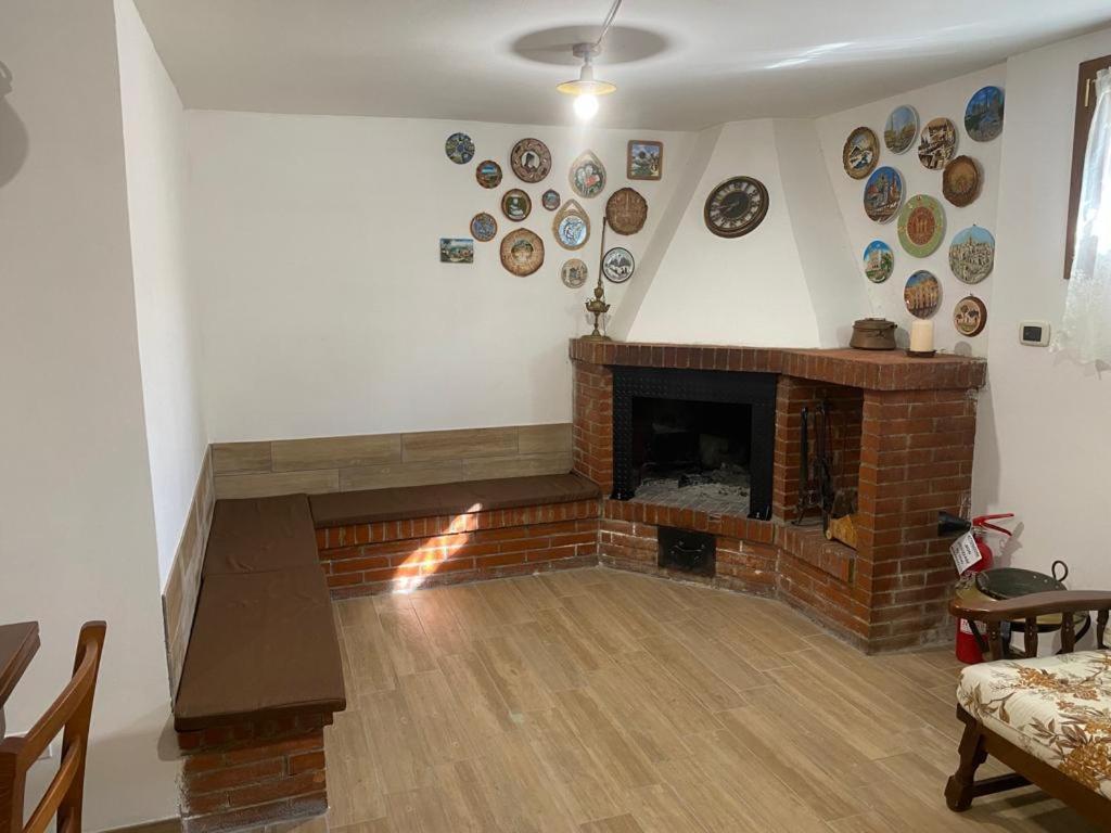 La Casa Del Borgo-Intero Appartamento Латина Экстерьер фото