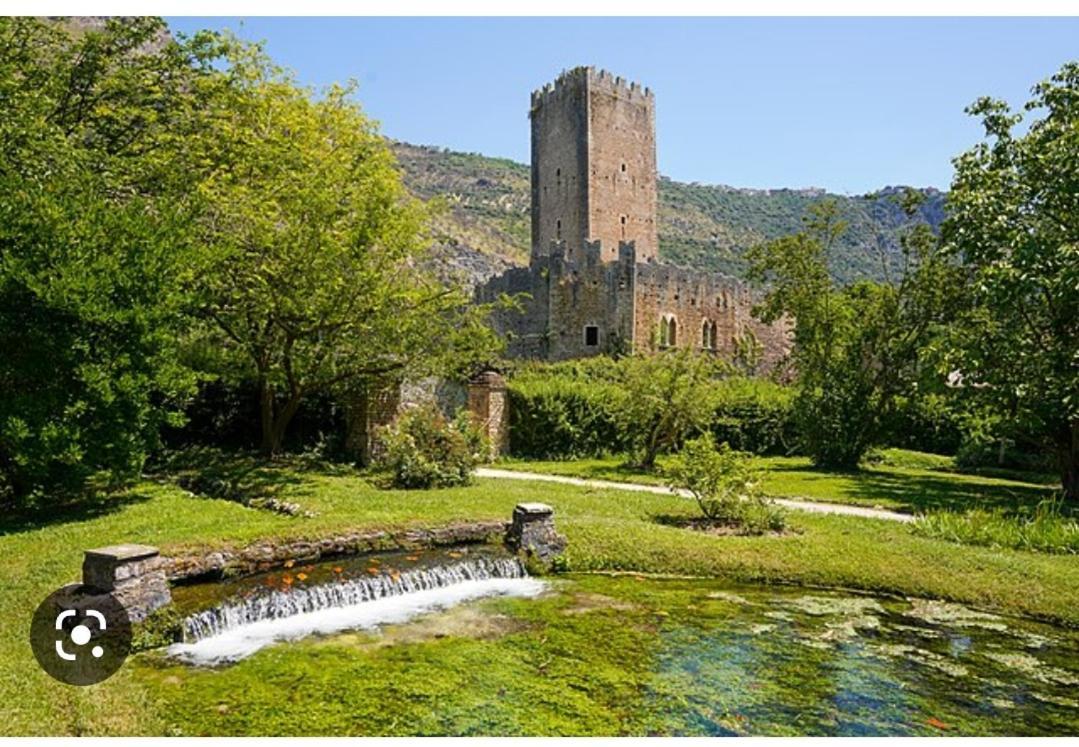 La Casa Del Borgo-Intero Appartamento Латина Экстерьер фото