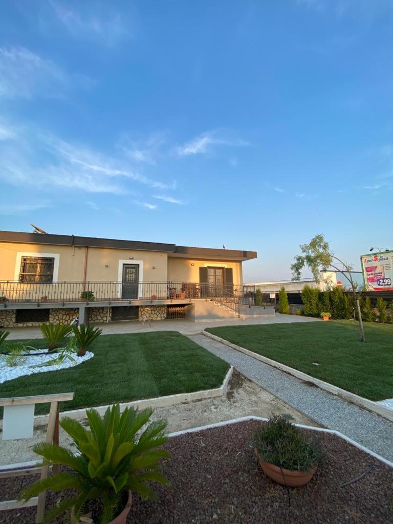 La Casa Del Borgo-Intero Appartamento Латина Экстерьер фото