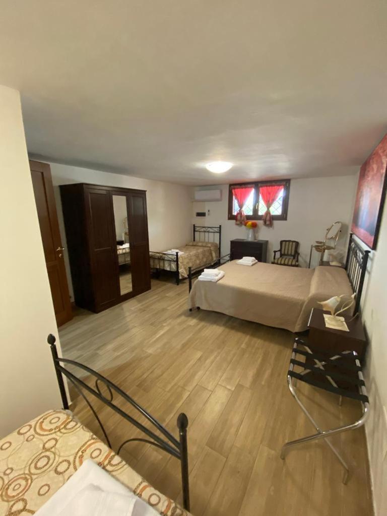 La Casa Del Borgo-Intero Appartamento Латина Экстерьер фото