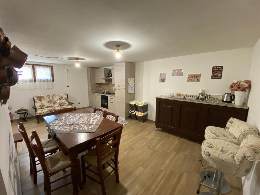 La Casa Del Borgo-Intero Appartamento Латина Экстерьер фото